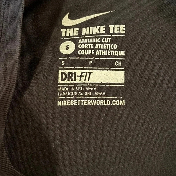 NIKE Glowball Reactor Tee
Size: small - Picture 5 of 7